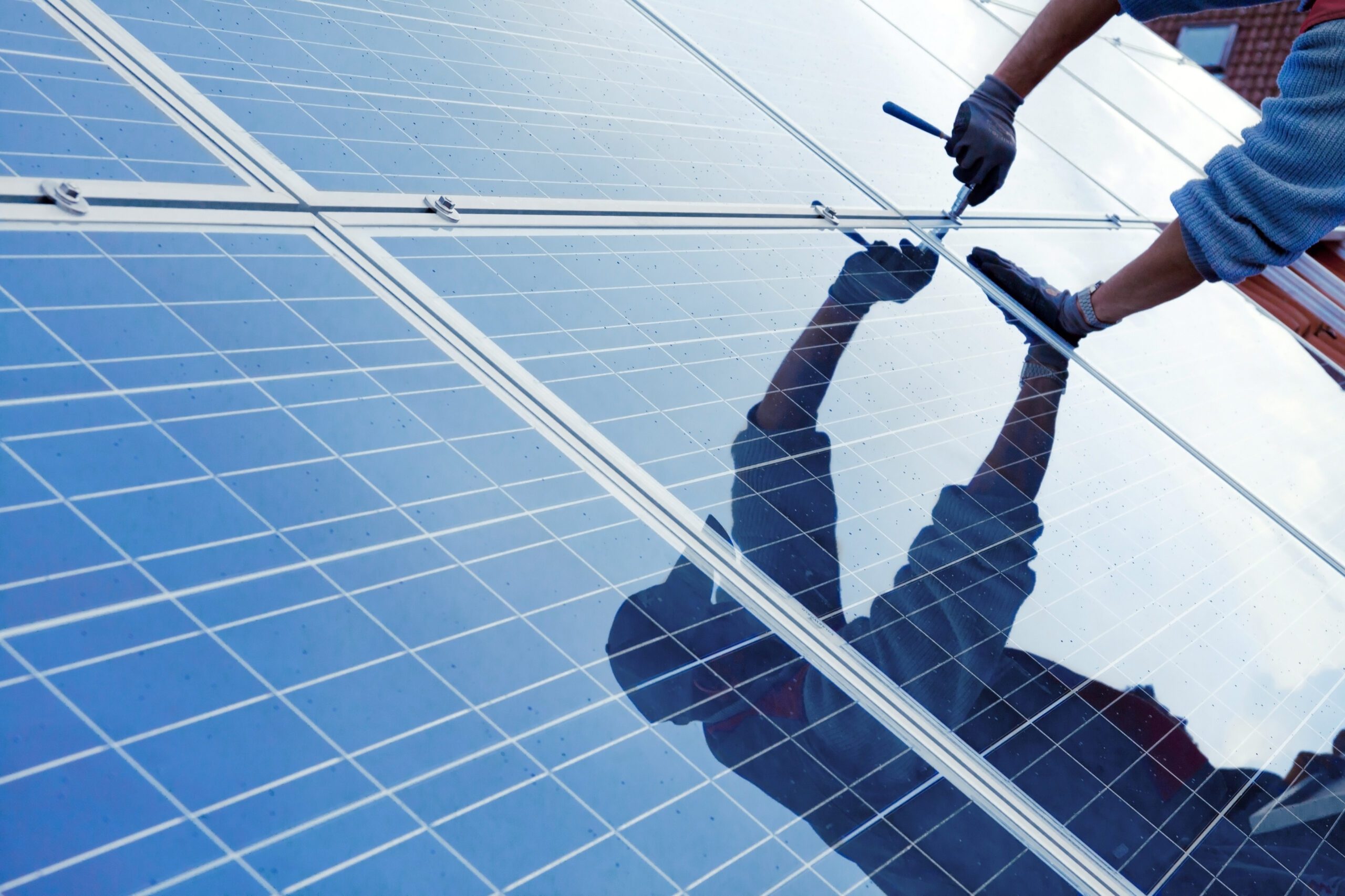 Solar Panel Repair Services: Fixing Common Problems - EnergyAid